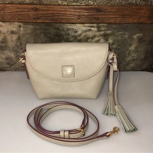 dooney light taupe